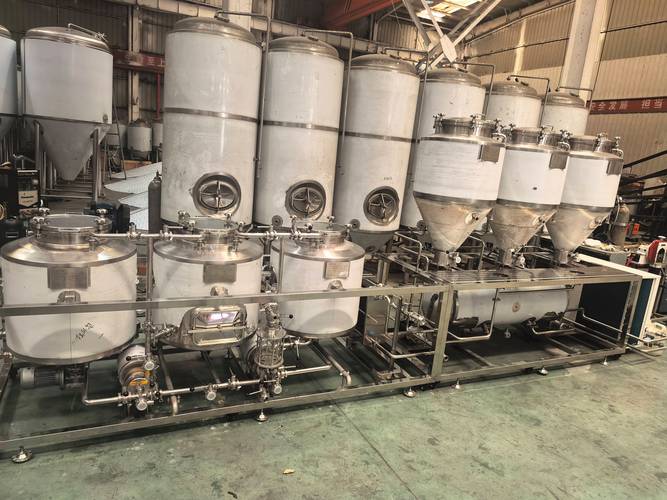 大新数控啤酒设备多少钱一套？新手开精酿酒吧能直接上手吗
